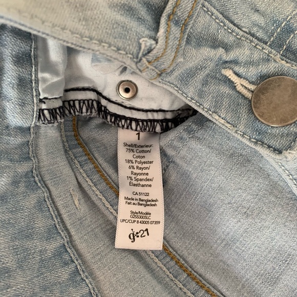 Light Wash Denim Shorts - Picture 3 of 3